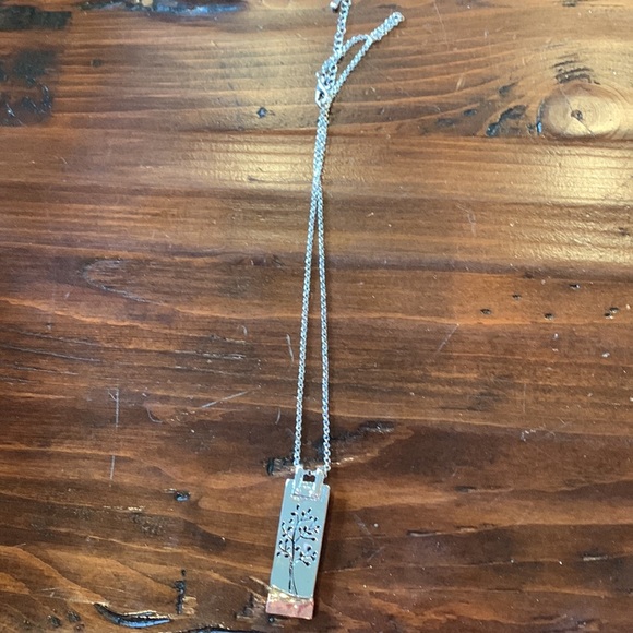 Silver coloured metal necklace and earrings set. Not sterling silver.  B5 - Picture 2 of 5